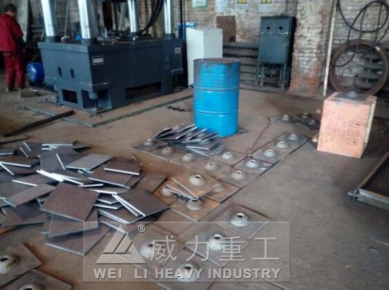 山东威力重工液压机压制成型锚杆托盘