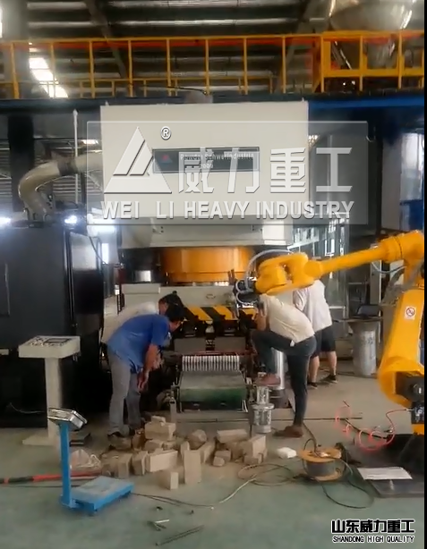 山东威力重工耐火砖成型液压机
